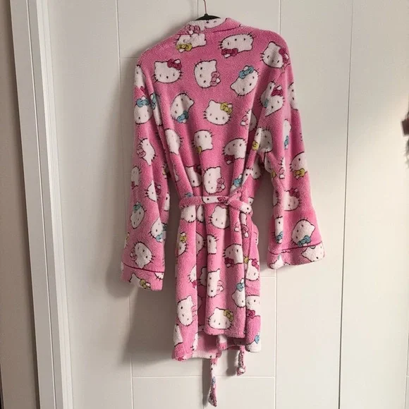 Hello Kitty Pink Robe - Picture 5 of 5